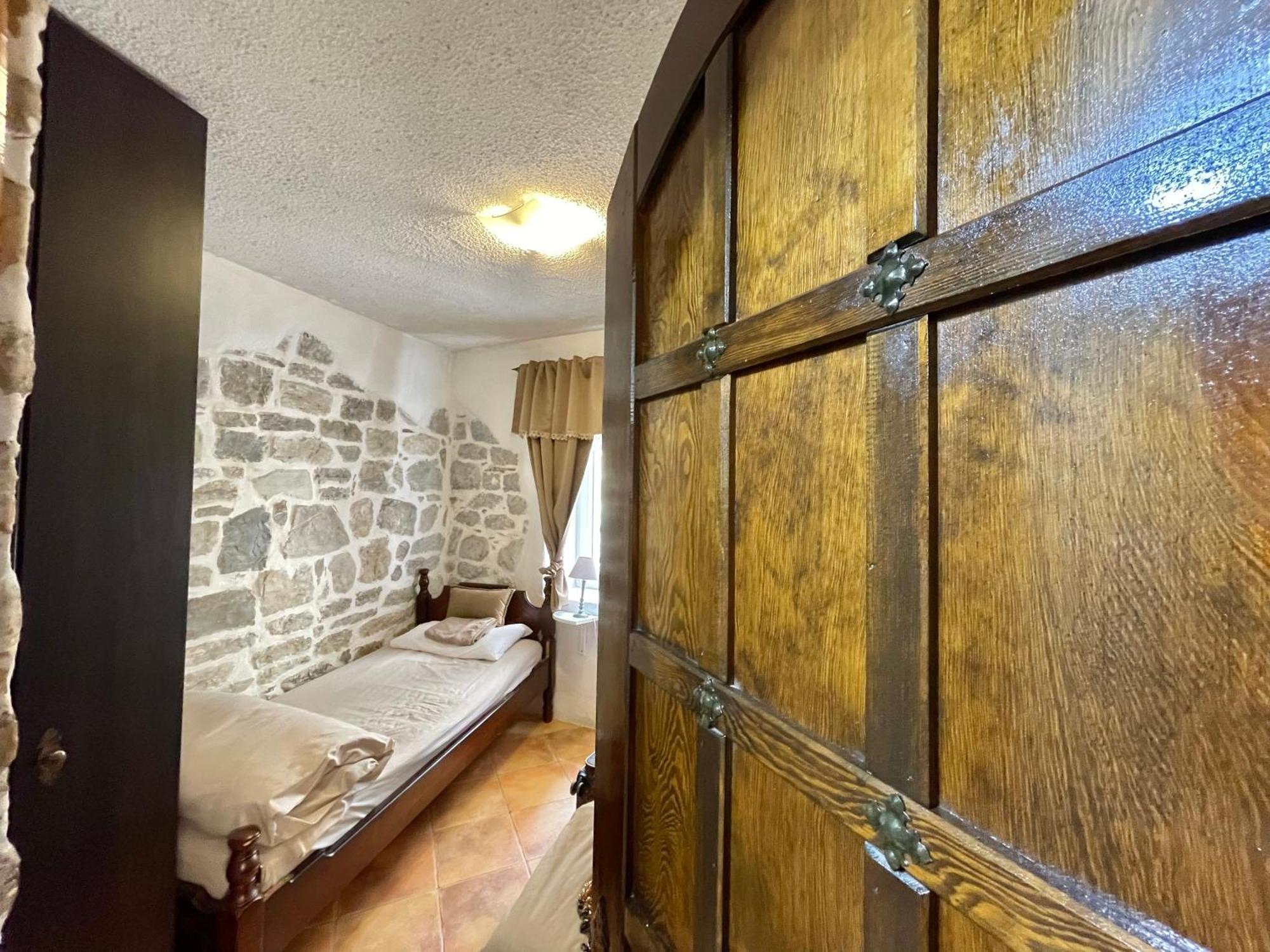 Apartment Old Town House With Private Garden