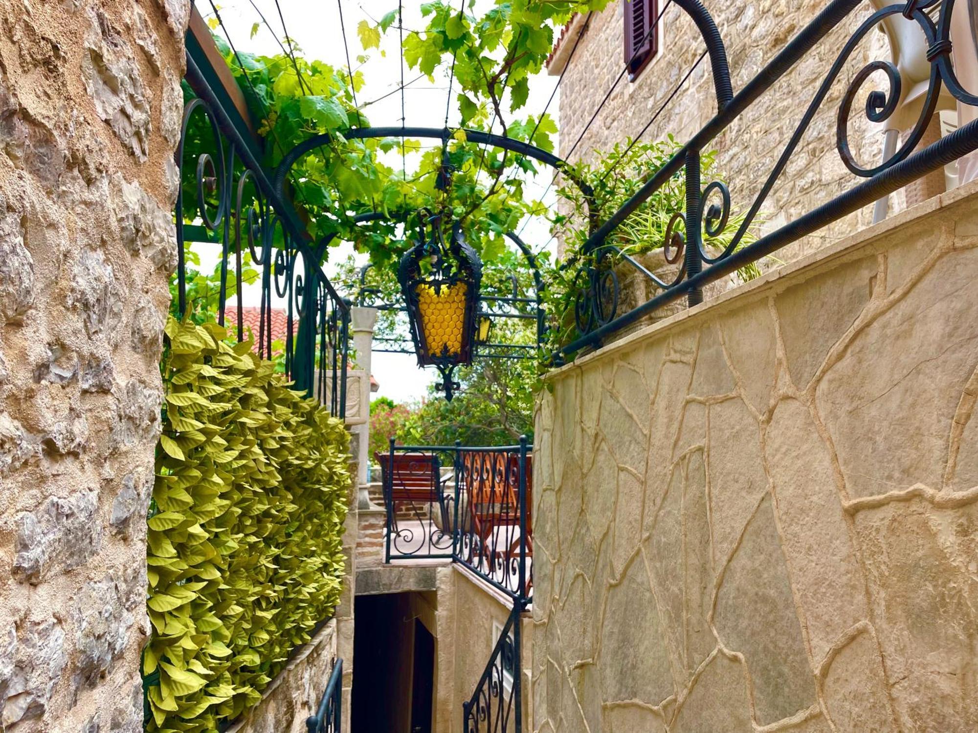 Apartment Old Town House With Private Garden